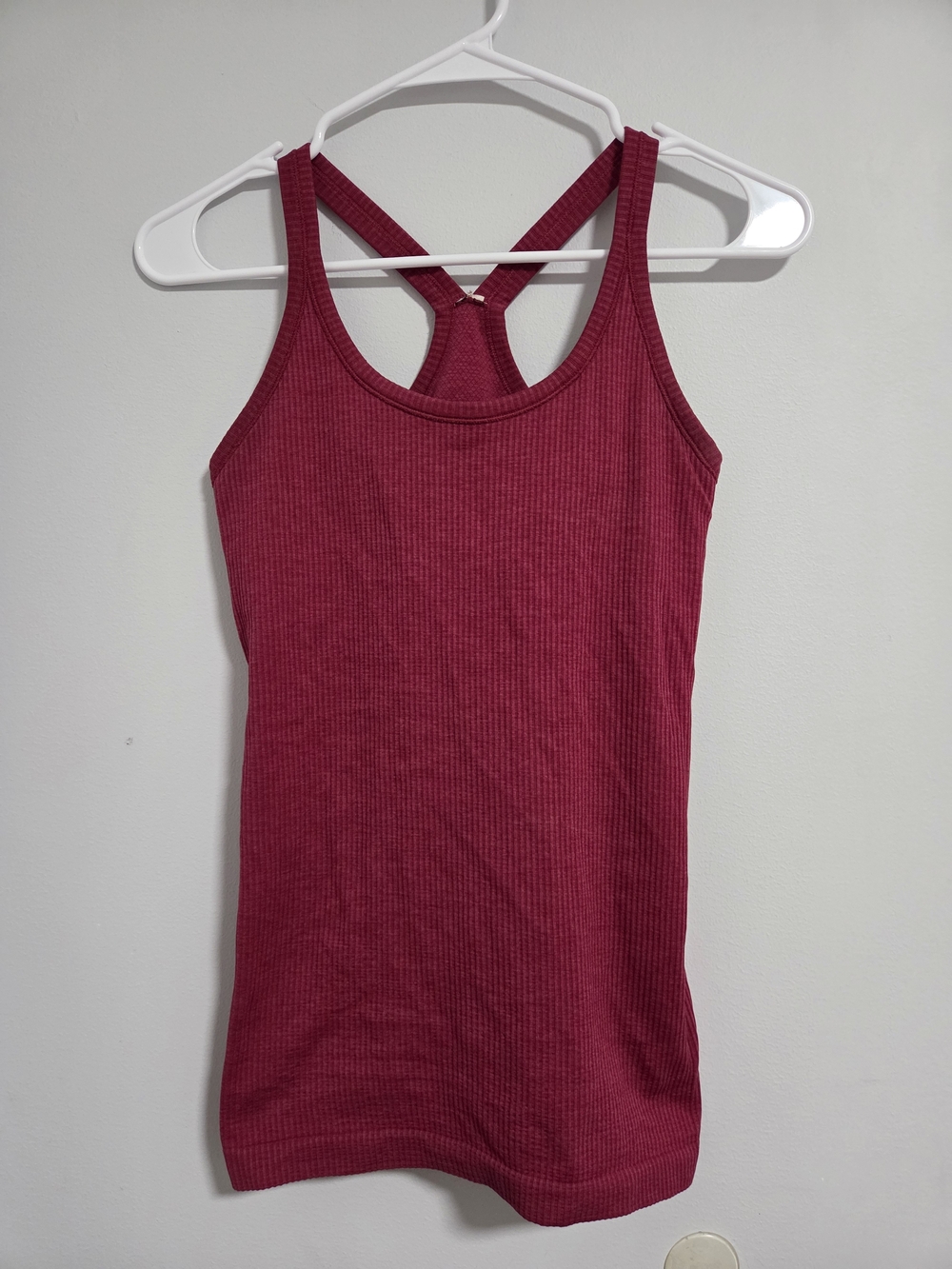 Lululemon Tank Top Women’s Pink Razor Back Athletic Built In Bra Size S